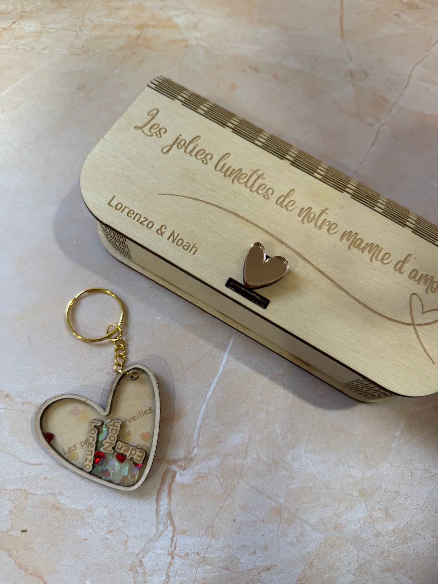 Porte-Clés Cœur "Les petites merveilles de mamie" – Collection Fête des Grands-Mères