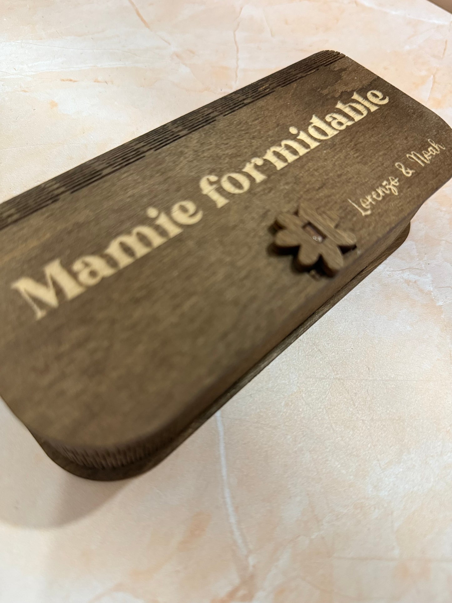 Boîte à Lunettes en Bois – Spécial Mamie
