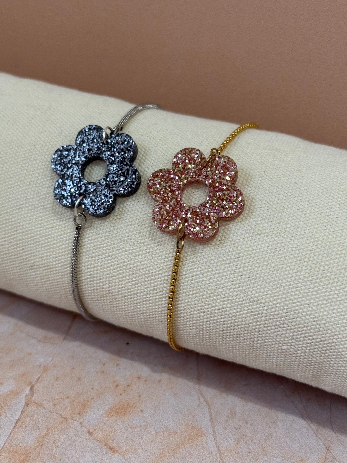 Bracelet Daisy – Élégance Florale & Raffinée