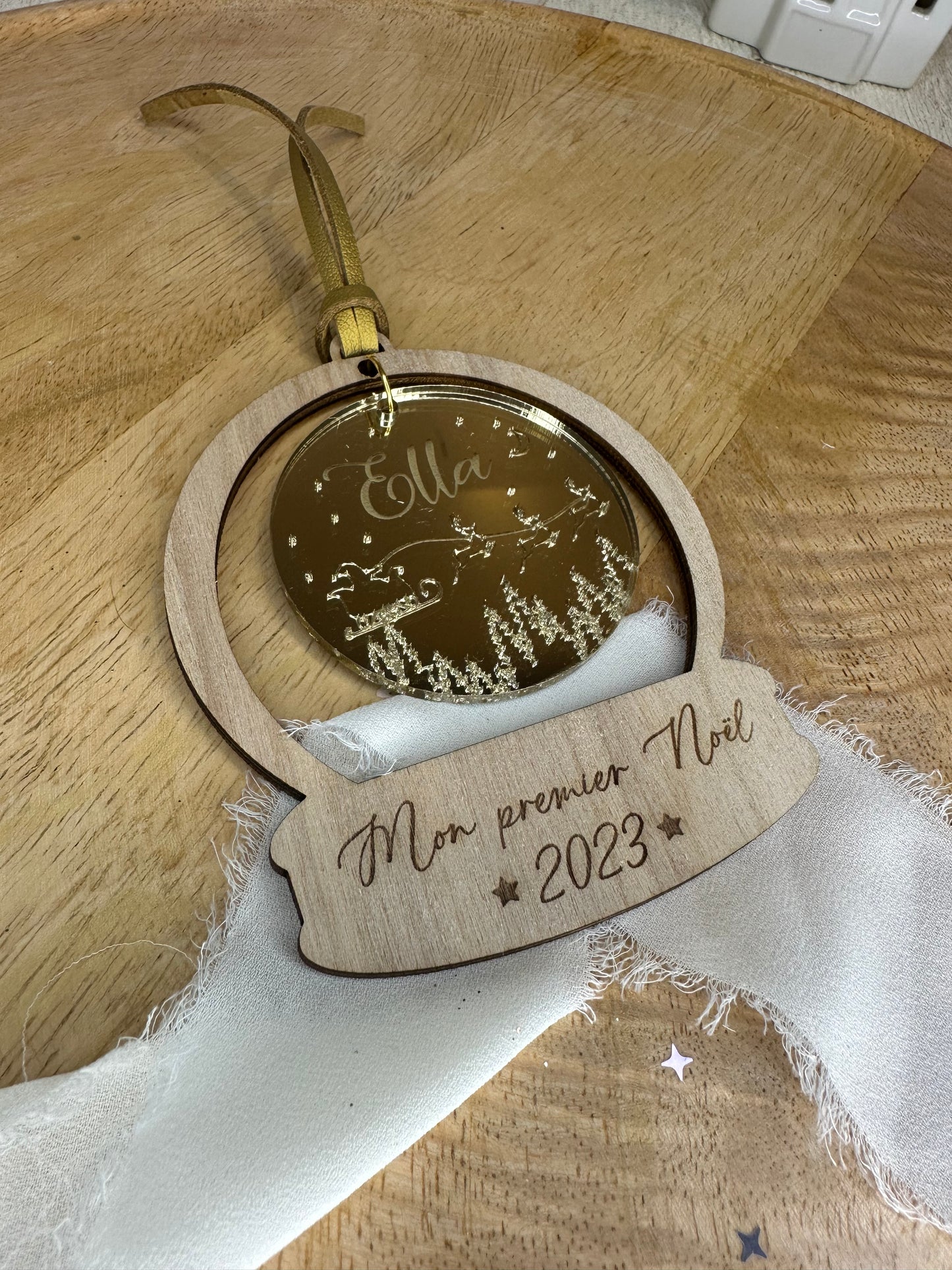 Boule de Noël Bois avec pampille en Plexi Doré
