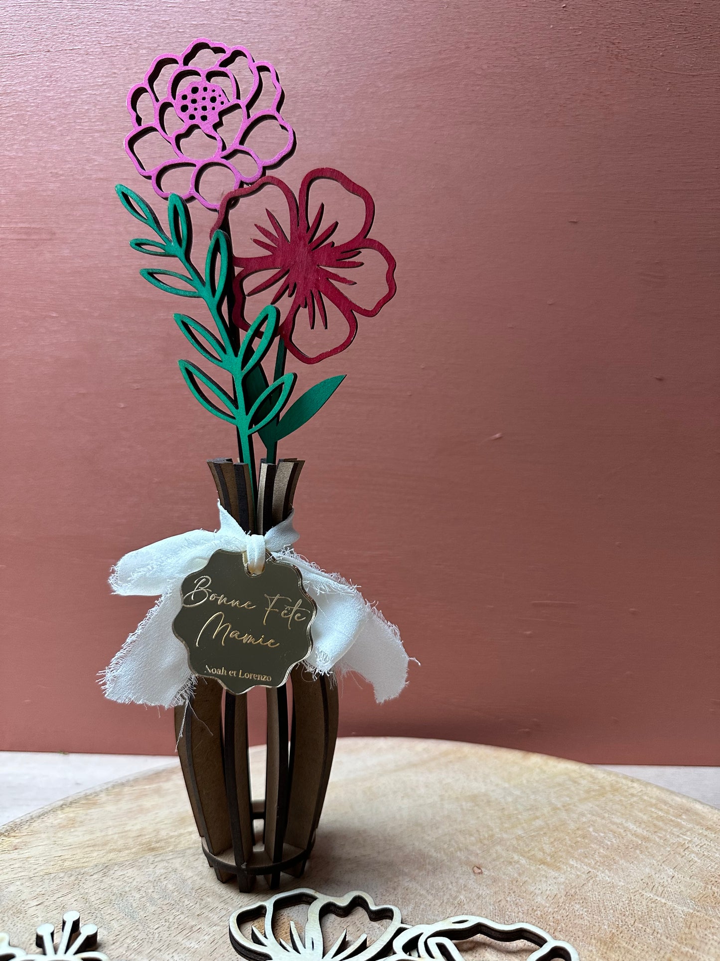 Vase avec ses 3 fleurs à décorer