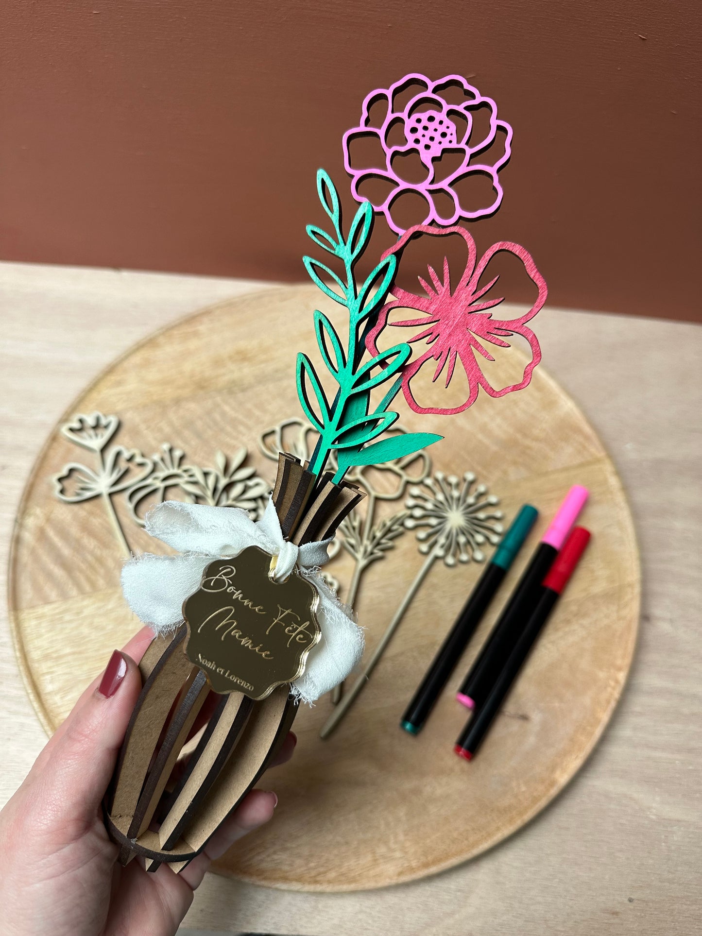 Vase avec ses 3 fleurs à décorer