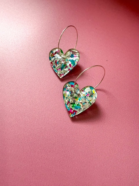 Créoles fines cœurs pailletés – Boucles d’oreilles légères en acier inoxydable