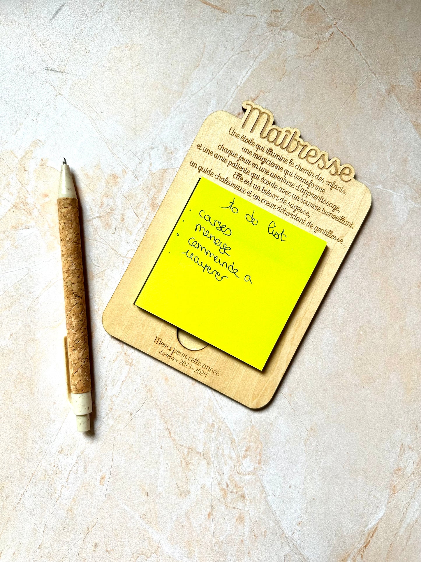 Support post-it fin d'année scolaire