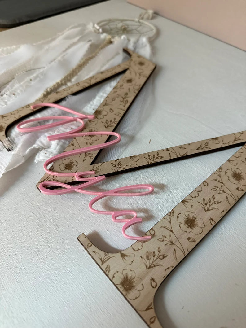 Lettre en bois avec prénom en plexiglass - Thème Floral