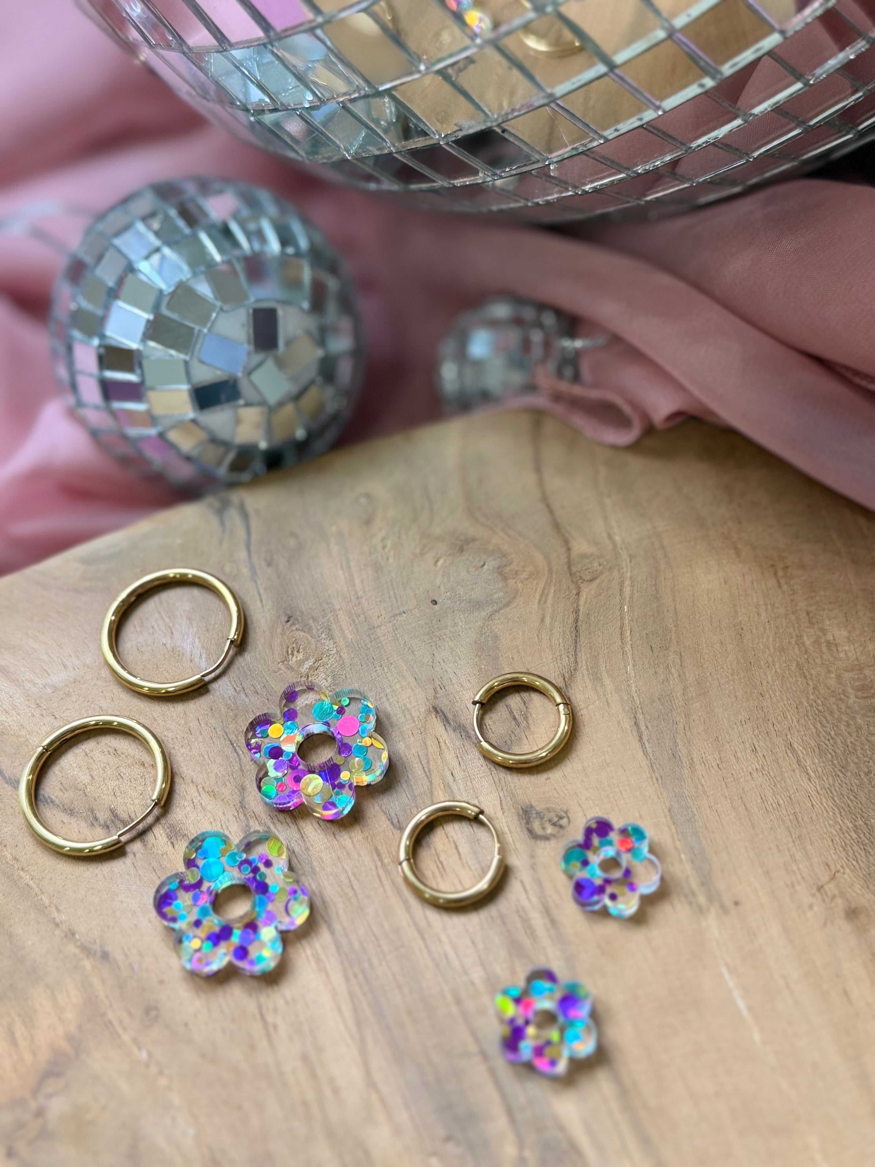Lot De 10 Paires De Boucles D’Oreilles Créoles Fleur En Verre Soufflé – 10 Couleurs – Breloques Marguerite – Cadeau Fête, Mariage