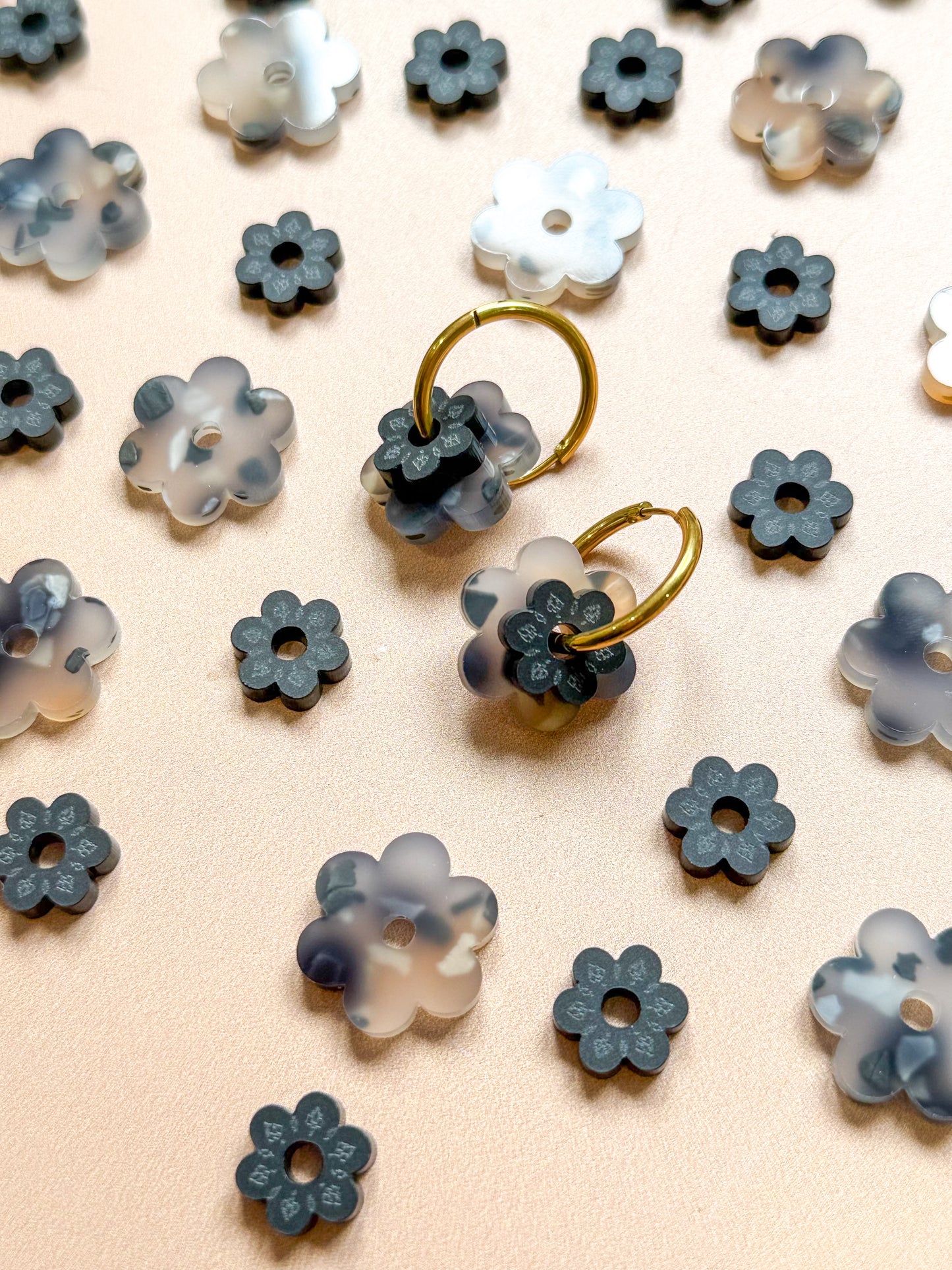 Créoles interchangeables de Novembre Les Daisy Terrazzo